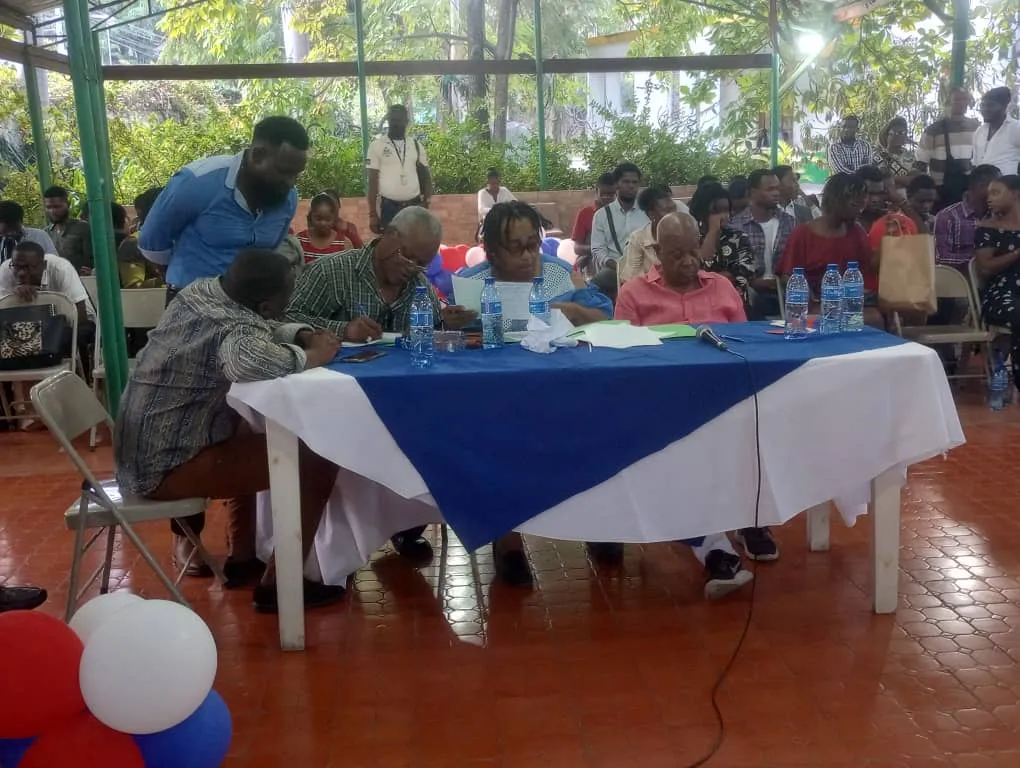 Un concours de chants patriotiques à l'Université d'État d'Haïti